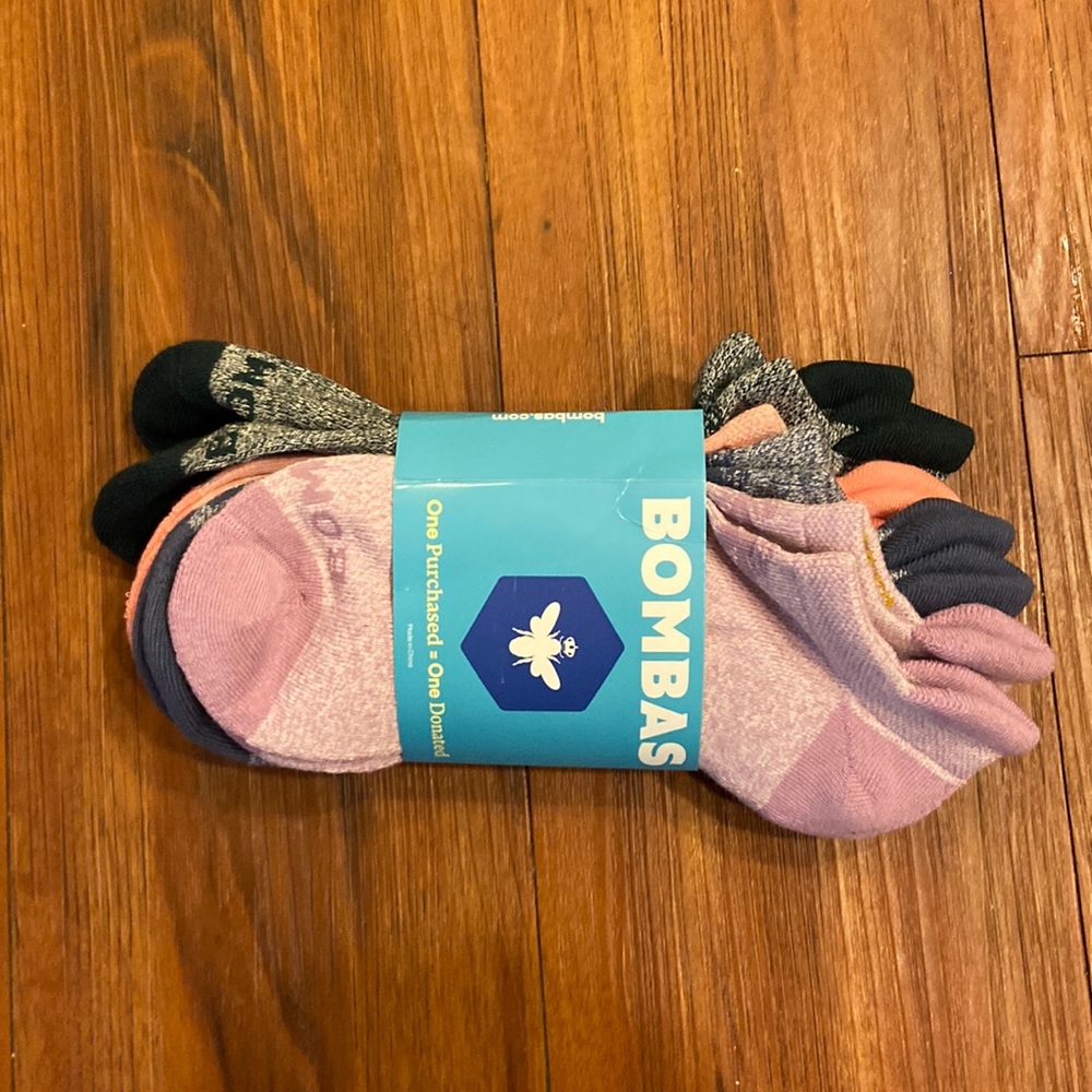 Women’s Bombas Large ankle socks - 4 pack multicolored